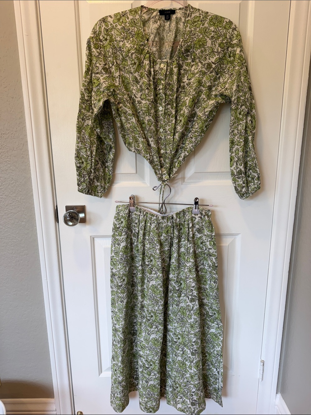 Two-Piece Green Floral Women’s Set